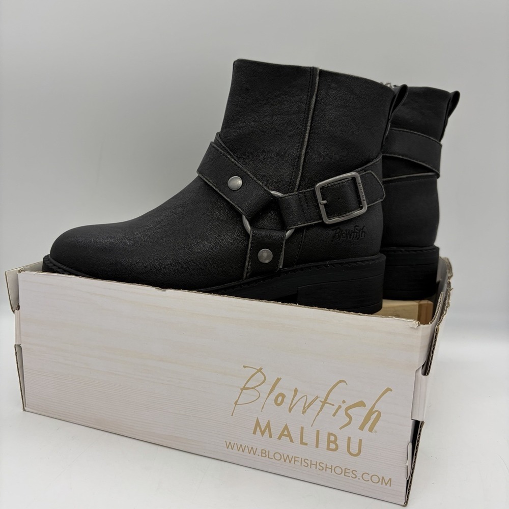 NEW Blowfish Malibu Womens 8 Boots Vella Biker Ankle Black Zip Up Vegan Leather